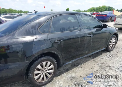 2013 Volkswagen Passat 2.5L S z USA, uszkodzony, nr VIN 1VWAH7A35DC109327